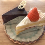 ショートケーキとチョコレートケーキ