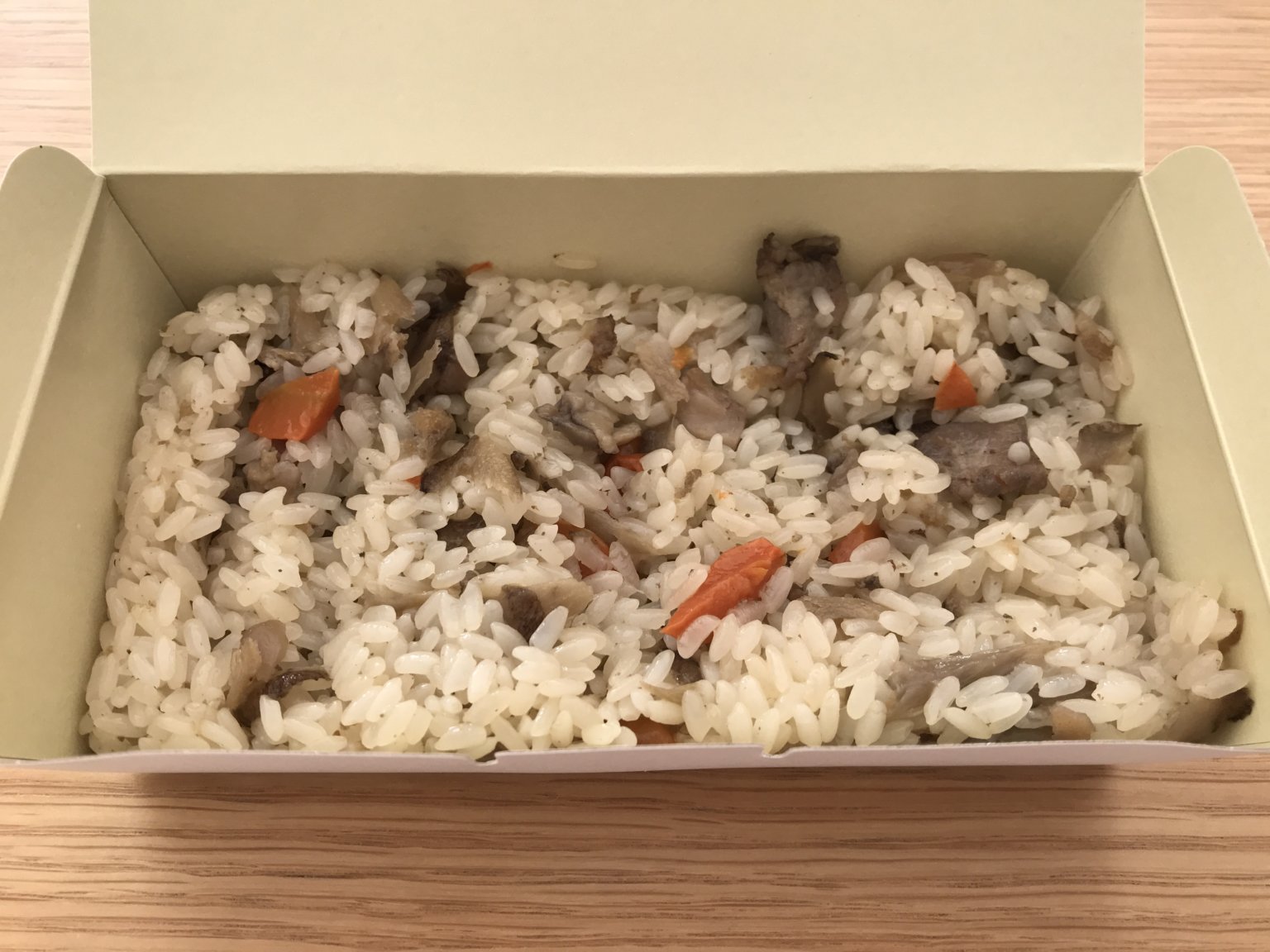 実食♪『朔日強飯(ついたちおこわ)』 香りがよくもちもちでおいしかった! | 六花亭ファン.com